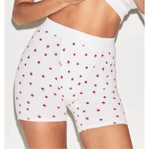 NWT SKIMS - Snow Strawberry boxer briefs - Sz Small